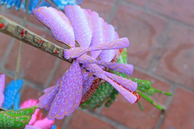 Chuồn chuồn tre mộc mạc, khoe sắc 